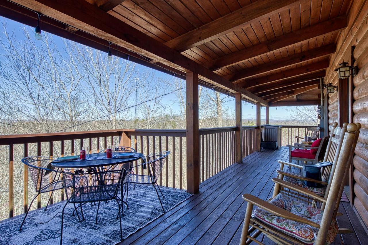 Serenity, A Rustic Log Cabin Retreat Sevierville Exterior foto